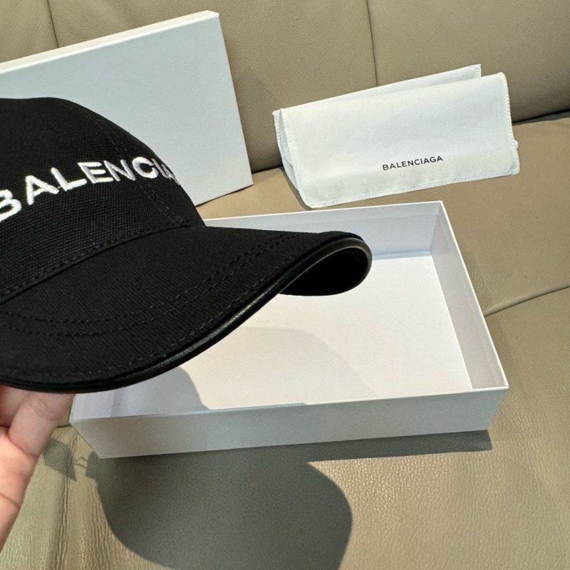 BALENCIAGA